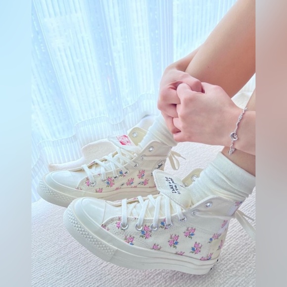 CONVERSE All Star Gran-Z Floral High-tops. NEW IN BOX - Picture 13 of 16